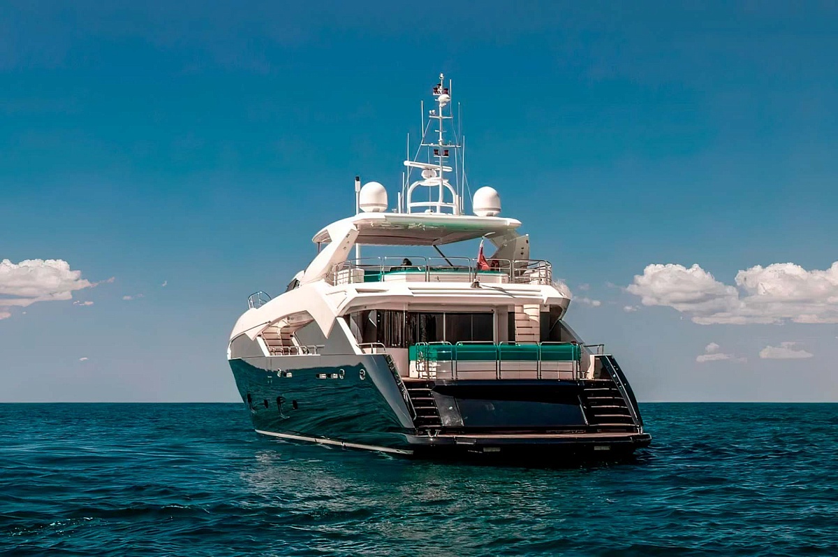 Аренда мега яхты 	Sunseeker 115 Predator в Сочи